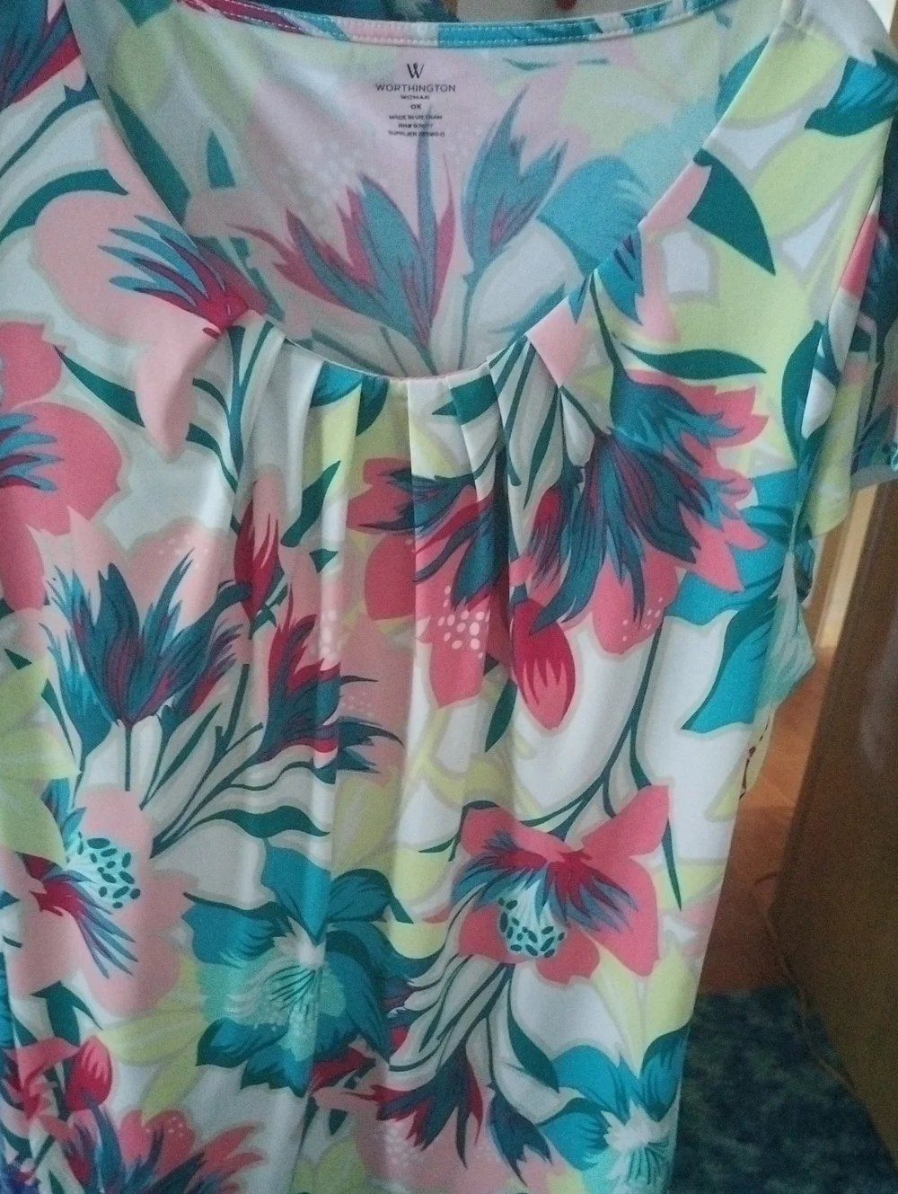 Worthington Short Sleeve Stretch Floral Pleated Scoop Neck Top
